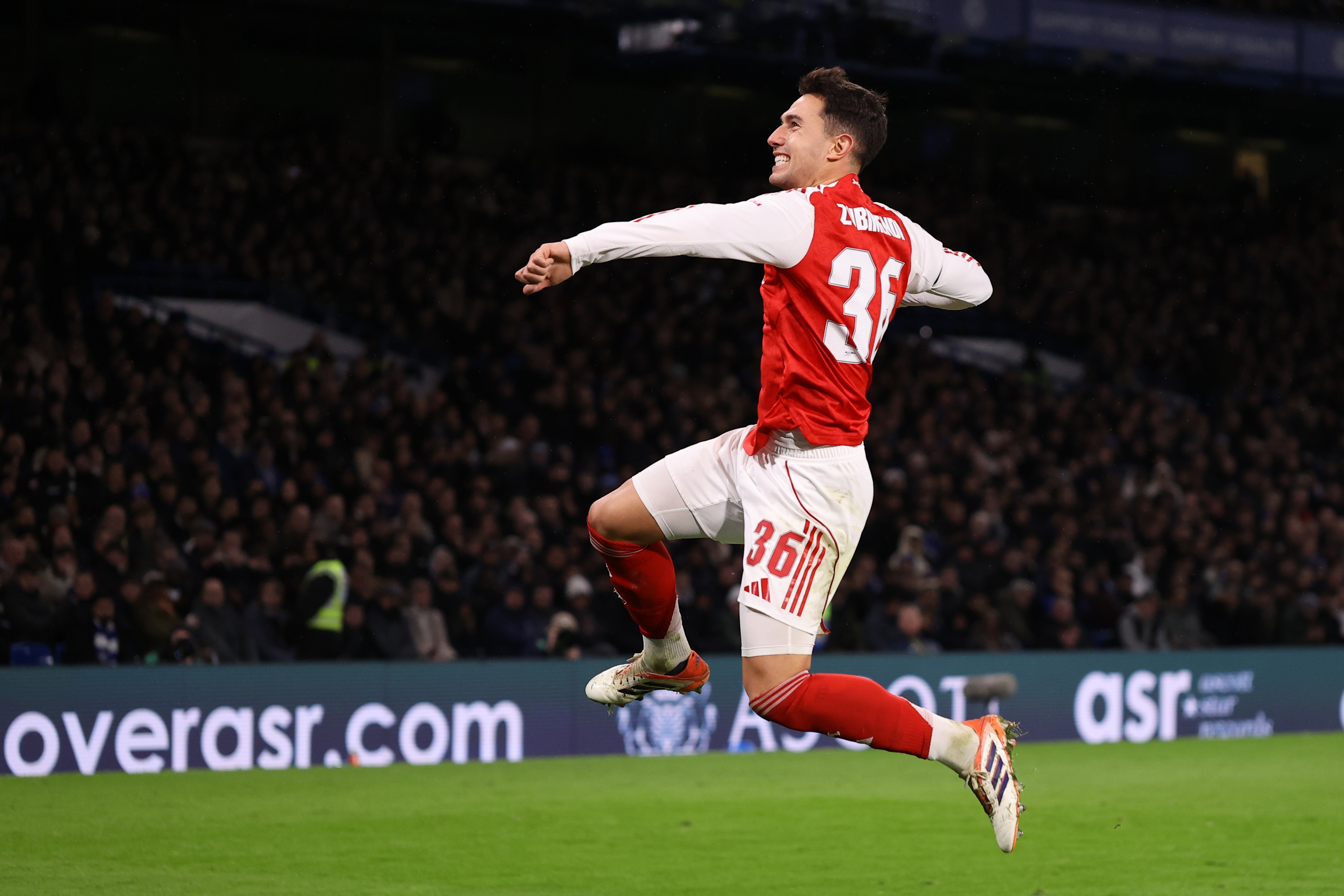 开云体育下载APP-泰晤士报：苏维门迪和托马斯体能相似，但前者进攻方面更胜一筹