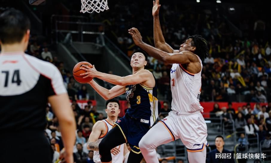 开云体育下载电脑版-40分惨败后又输了10分！广东惨遭上海双杀：杜锋恐裁掉萨林杰？