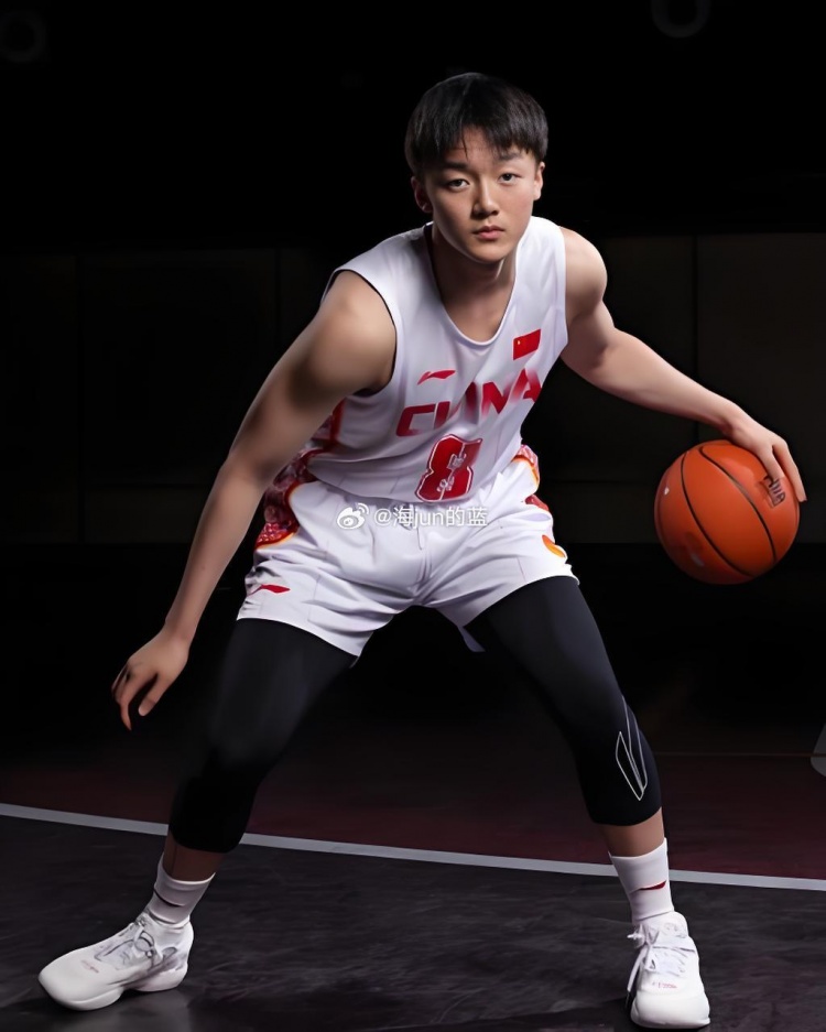 媒体人：留洋后卫洪麦加盟实力偏弱的田纳西马丁分校 有利于出场